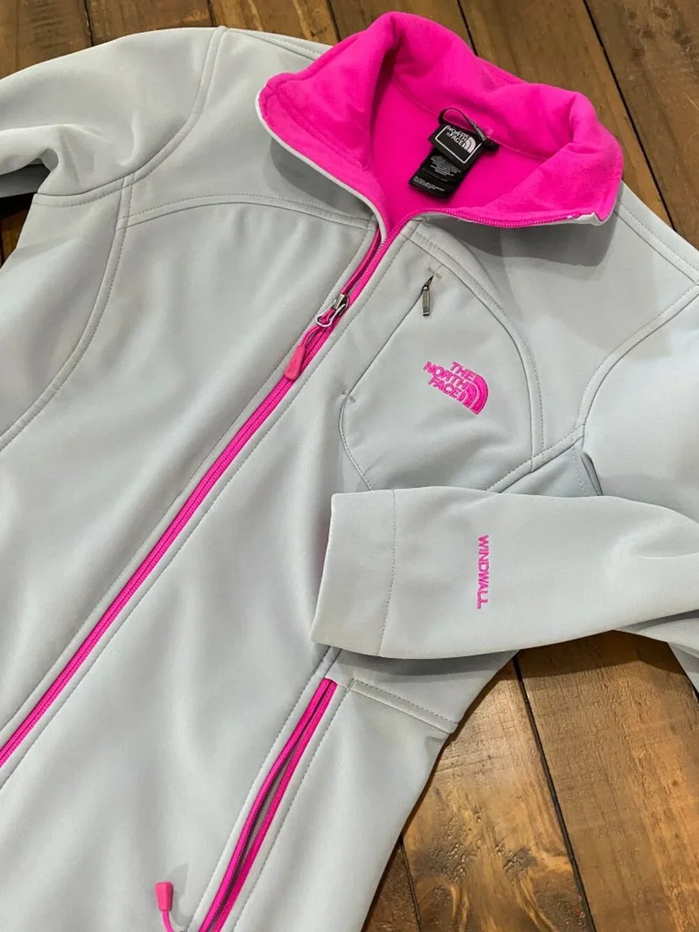 The North Face Apex Bionic Softshell - Grey & Pink Gorpcore essential!‎ 🌬️